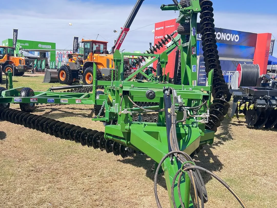 Rastra Diamante exhibida en el stand de Montenegro en Expoagro