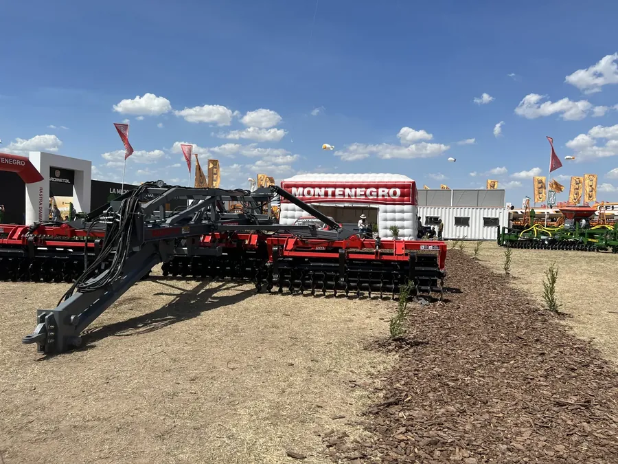 Rastra Diamante negra exhibida en Expoagro